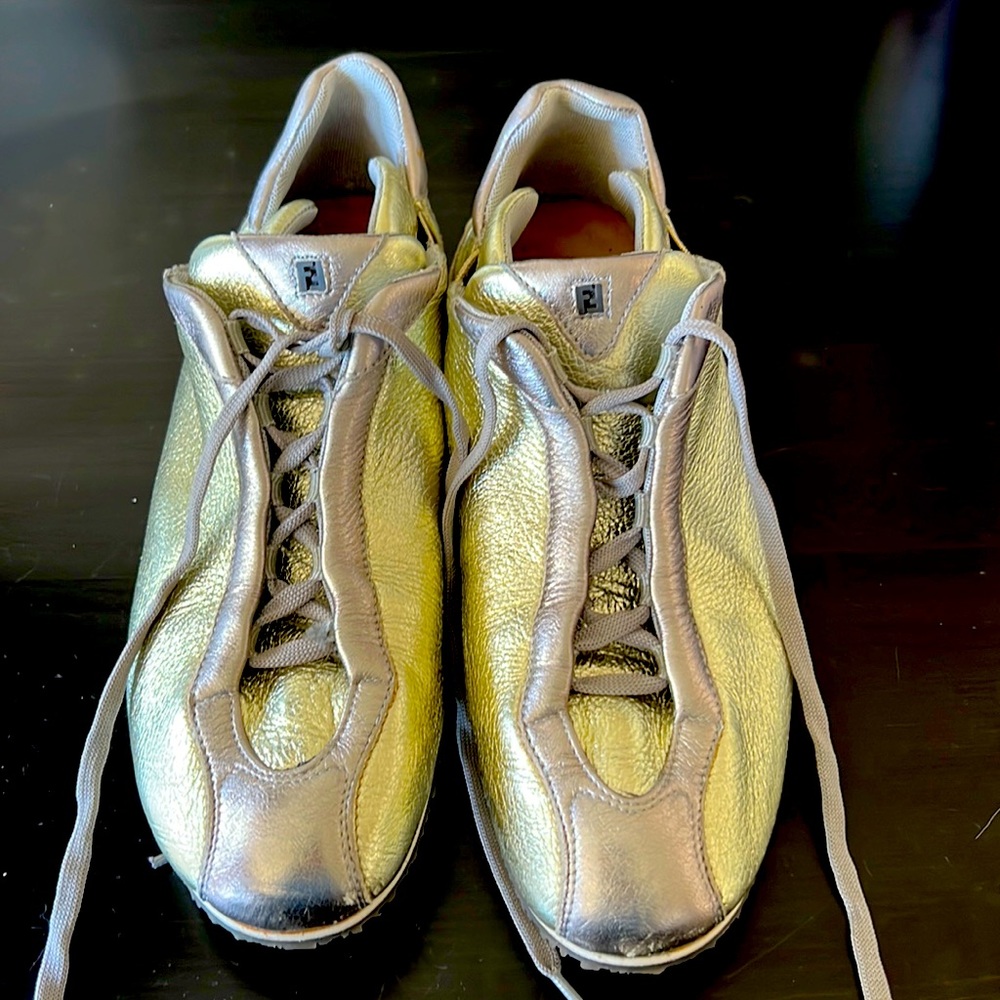 Fendi sneakers size 40